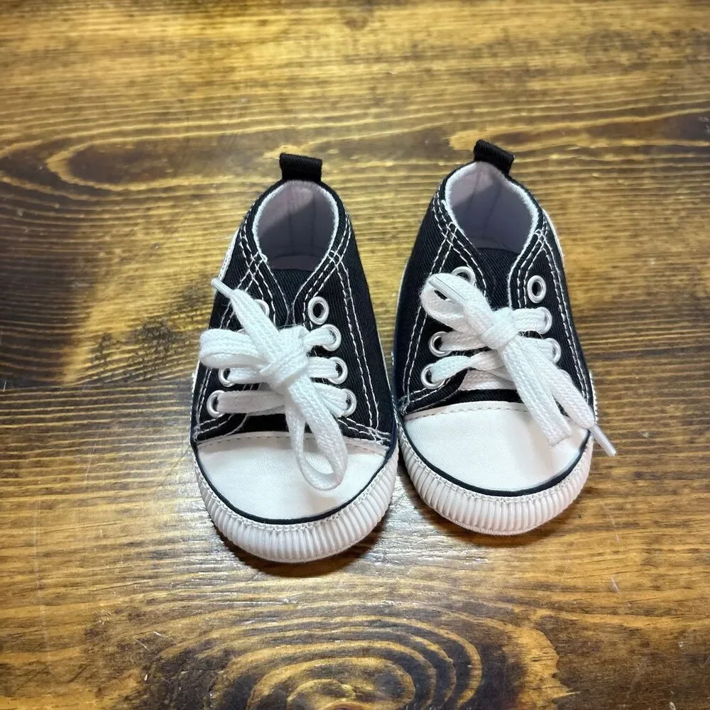 Black Crib‎ Sneakers Size 0-6 Months